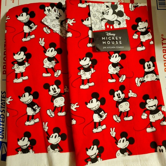 Mickey mouse kitchen towels - Picture 1 of 3